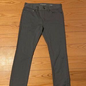 Banana Republic Traveler Pant - Men's Slim Fit - 31W x 30L - Grey